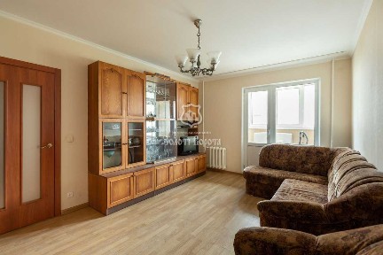Продаж 2-кімнатної квартири 66.7 м², Урлівська вул., 38