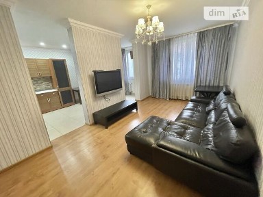 Продаж 3к квартири 84 кв. м на вул. Угорська 14 • ID 35067732