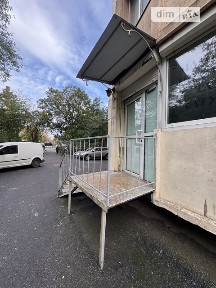 Продаж офісного приміщення 27 кв. м. на 1 поверсі на вул. Академіка Корольова 74А, багатоповерхова будівля • ID 35069192