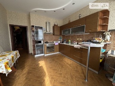 Продаж 2к квартири 83 кв. м на вул. Базарна 5/4 • ID 35070577