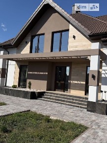 Продаж 2 поверхового будинку з верандою і ділянкою на 16.8 сотки, 380 кв. м, 8 кімнат, на вул. Спортивна • ID 35070597