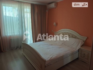 Продаж 1к квартири 36 кв. м на вул. Захисників України • ID 35073986