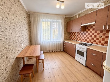 Продаж 2к квартири 50 кв. м на вул. Степана Бандери • ID 35073749