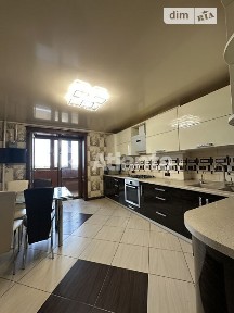 Продаж 3к квартири 101 кв. м на вул. Комітетська • ID 35073700