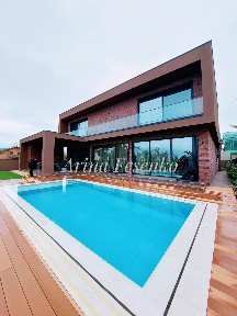 Оренда будинку 400 м², Центральная вул., 2