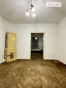 3 кімнатна в центрі Чернівців - площа Соборна, вул. Котляревського, в австрійському будинку, поверх 3-й/4 поверхового
