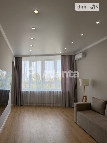 Продаж 4к квартири 110 кв. м на вул. Незалежності • ID 35077305