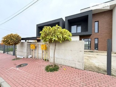Продаж 2 поверхового дуплекса з ділянкою на 4.5 сотки, 151 кв. м, 3 кімнати, на вул. Київська • ID 35076786