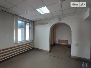 Здається комерційне приміщення на вул. Небесної сотні, площа 35 кв. м • ID 35077373