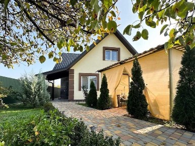 Оренда 3-кімнатної квартири 140 м², Дачна вул.