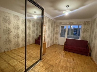 Оренда 3-кімнатної квартири 62 м², Кирилівська вул., 117