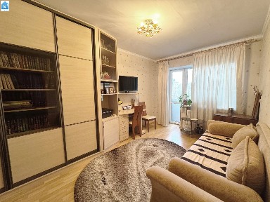 Продаж 3 к квартири в районі Склозаводська