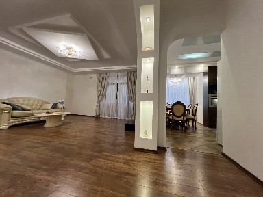 Продаю 4 к/к в Коттедже центр
