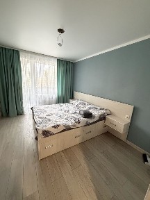 Продається трикімнатна квартира корабельний район
