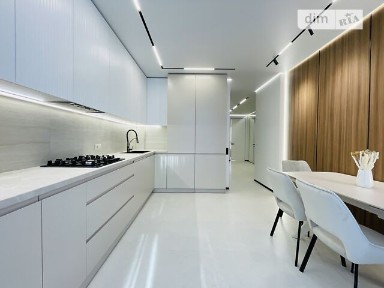 Продаж 3к квартири 87 кв. м на вул. Приозерна 56 • ID 35078592