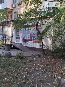 Продаж офісного приміщення 50 кв. м. на 1 поверсі на вул. Героїв Крут 32, п'ятиповерхова будівля • ID 35081059