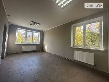 Здається комерційне приміщення на вул. Замостянська, площа 69 кв. м • ID 35080443