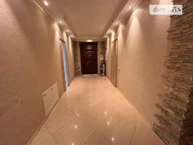 Продаж 2 поверхового будинку 278 кв. м, 4 кімнати, на вул. Левадна • ID 35080026