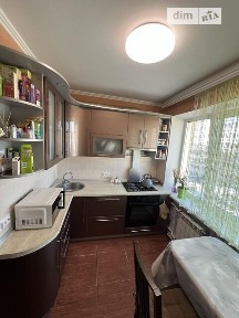 Продаж 3к квартири 69 кв. м на вул. Прирічна 27 • ID 35082301