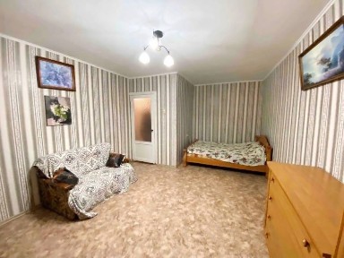 Продаж 1-кімнатної квартири 38 м², Озерна вул.