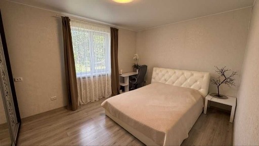 Продаж добротного будинку 120 м² з ділянкою 10 соток у Полтаві