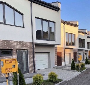 Продаж сучасно 2 поверхового котеджу з гаражем с Малехів