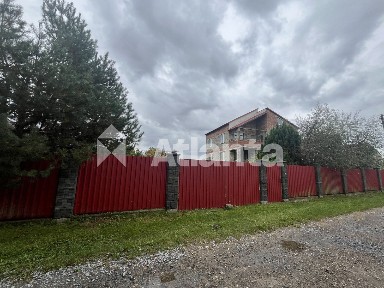 Продаж окремого будинкку біля Львова.