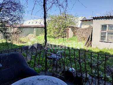 Великий будинок з ремонтом, сауною та зимовим садом на фасадній ділянці!