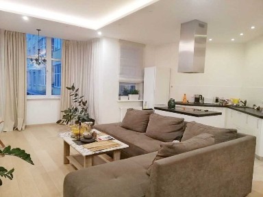 Продаж 2-кімнатної квартири 69 м², Лесі Українки вул., 14