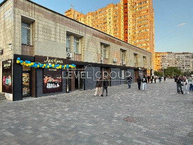 Продаж торгового комерційного приміщення, вул. Бальзака 64