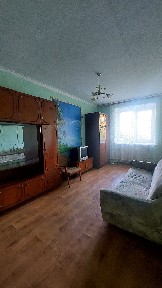 Продам 2-кімнатну квартиру. Вул. Дачна, 32.