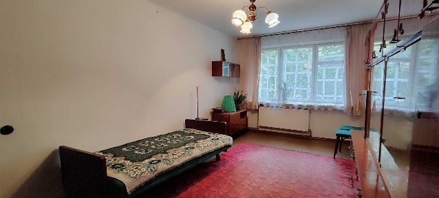 Здається в оренду двокімнатна квартира з автономним опаленням. Кімнати роздільні