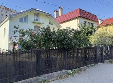 Продаж 3 поверхового будинку вул. Шполянська ближній Центр