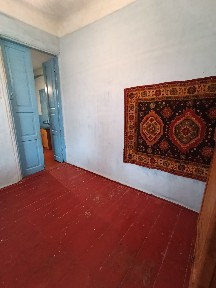 Невелика двокімнатна квартира біля ринку