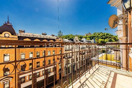 Простора, світла та атмосферна квартира-студія, Андріївський узвіз, 2-Б, центр, Київ