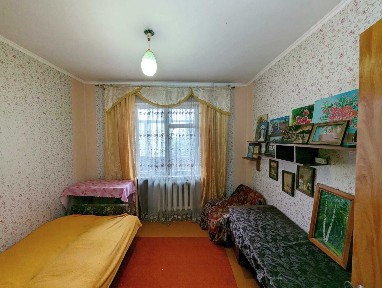 3-кімнатна квартира в житловому стані!