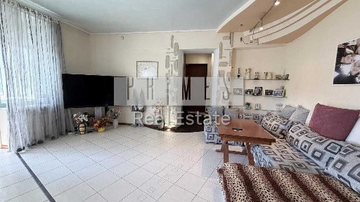 Продаж 4к квартири з ремонтом, бул. Лесі Українки, 8, Центр