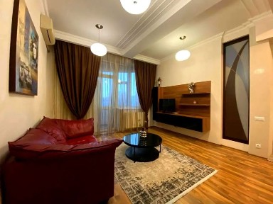 Лесі Українки 7б. Печерськ. Гулівер. Парус. Бесарабка. Палац Спорту. Продаж однокімнатної квартири в Києві