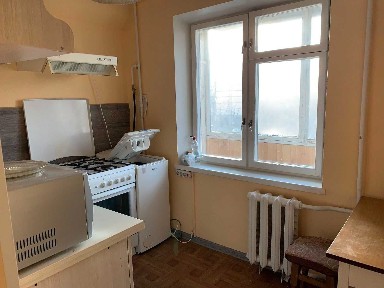 Оренда 1-ної квартири на 4 поверсі по вул. Мілютенка 30/12.