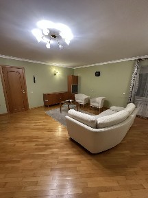ВЛАСНИК! здам 2-х кімнатну квартиру біля метро Святошино !
