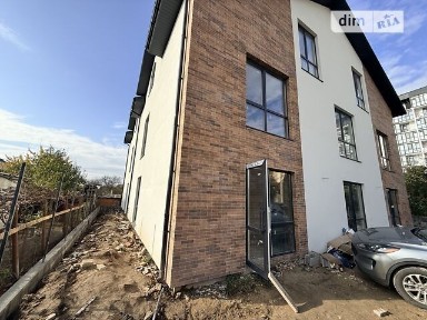 Продаж офісного приміщення 39 кв. м. на 1 поверсі на вул. Болгарська, двоповерхова будівля • ID 35090231