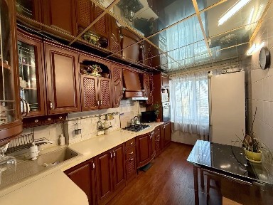 Продаж 3-кімнатної квартири 64 м², Миру просп., 51