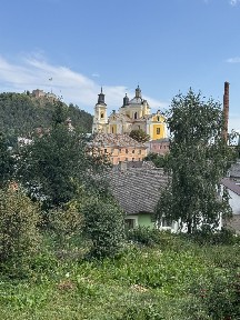 Частина будинку поруч з академією та коледжем, центр Кременець