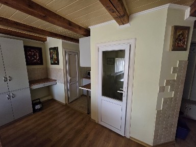 Нежитлове приміщення на стометрівці, офіс, майстерня