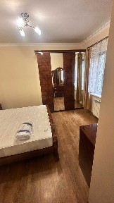 Оренда будинку по Варшавська (пр. Чорновола)