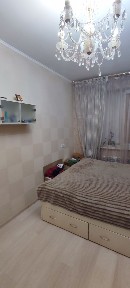 Продам трехкімнатну квартиру в центрі