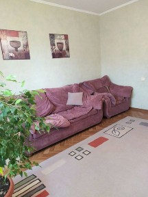 Продам двосторонну 4 кімнатну квартиру. Цегляний будинок. Загальна 82 м2. Кухня 12 м2.ГАЗ. 5 поверх