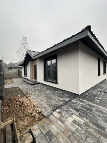Продам одноповерховий газифікований будинок у котеджному містечку Ворзеля! Тиха зелена локація, комфортне планування та затишок.