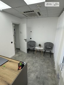 Продаж офісного приміщення 54.5 кв. м. на 1 поверсі на вул. Героїв Майдану 226А, одинадцятиповерхова будівля • ID 35095059