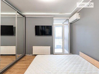 Продаж 1к квартири 52 кв. м на вул. Регенераторна 4 • ID 35094887